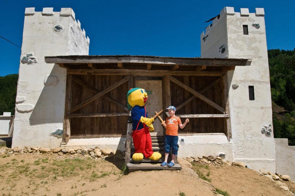 Smileys Kinderhotel Trebesing Dış mekan fotoğraf