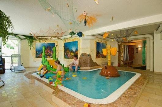 Smileys Kinderhotel Trebesing Dış mekan fotoğraf
